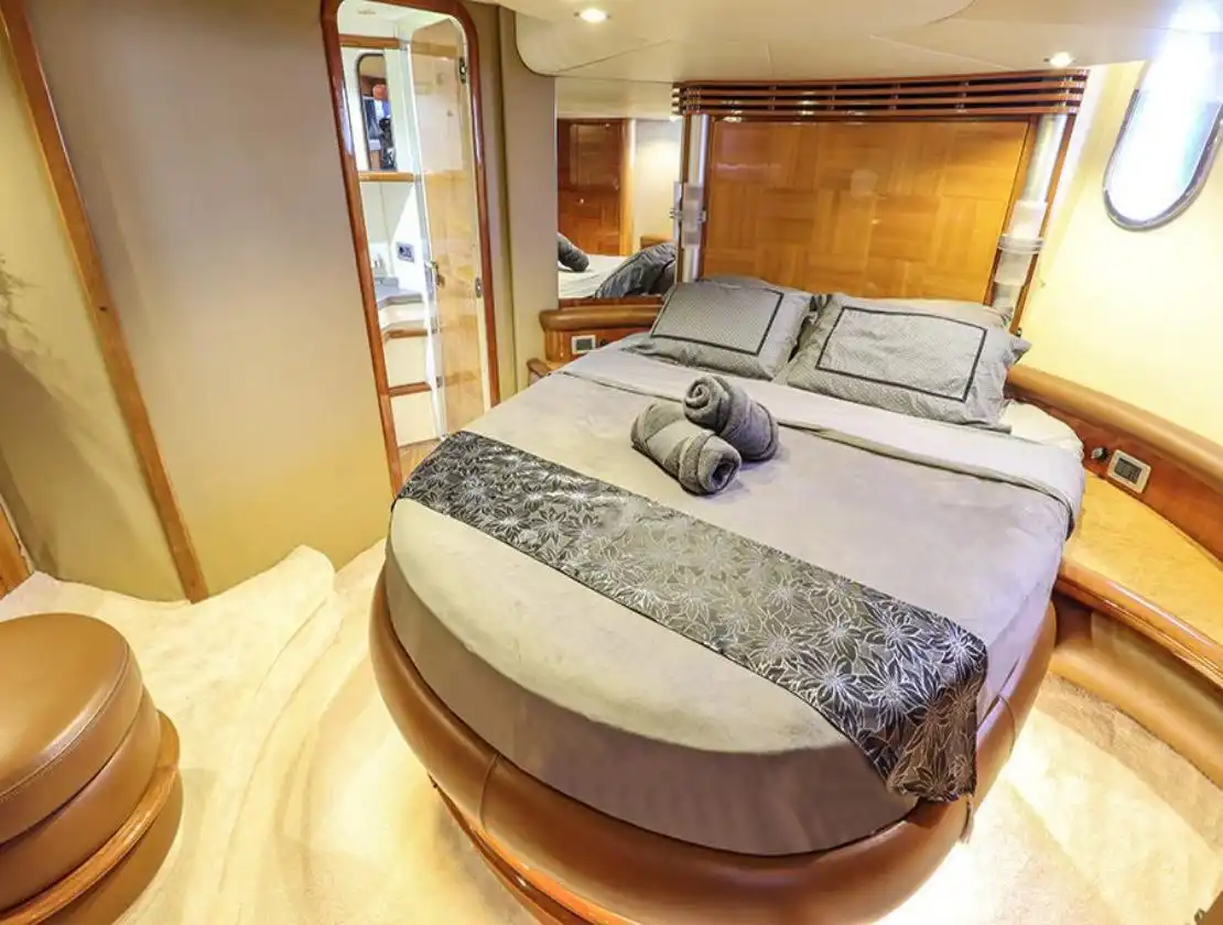 Antalya Yat Kiralama 19m Azimut 55 Fly